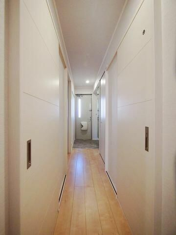 ルーエ子平町の玄関