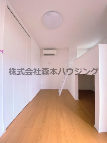 【洋室】 | 　ルーチェイワフネ | おしゃれな洋室です