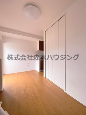 【洋室】 | 　ルーチェイワフネ | 使い勝手のいい洋室です