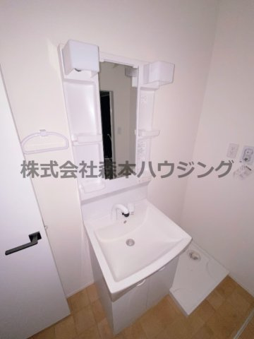 【独立洗面台】 | 　ルーチェイワフネ | 独立洗面台あり、毎朝おしゃれに忙しい女性の方におすすめです