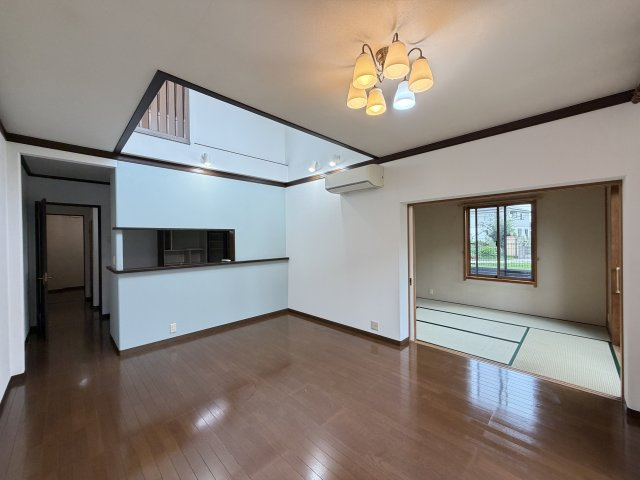 【居間・リビング】 | 久喜市西大輪　中古戸建