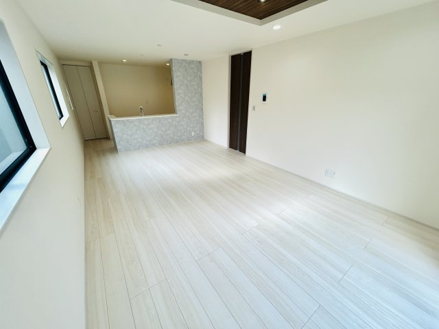 千葉市花見川区検見川町５丁目の居間・リビング