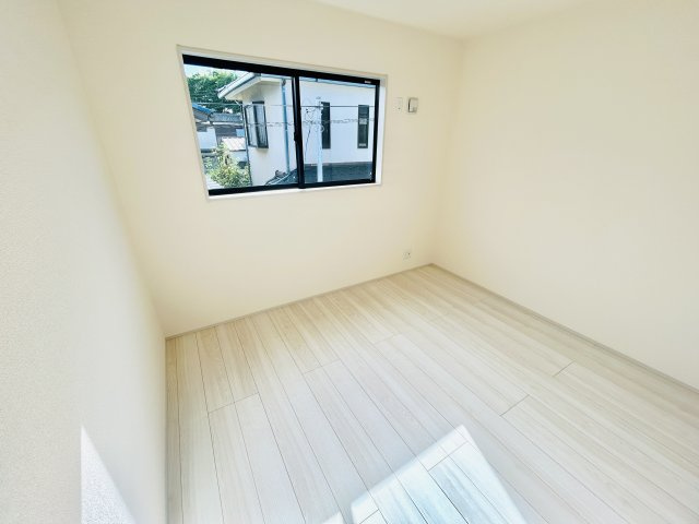 千葉市花見川区検見川町５丁目の洋室