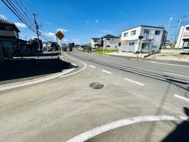 千葉市花見川区検見川町５丁目の前面道路含む現地写真