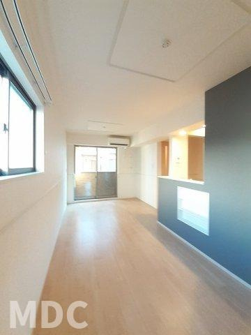 徳島市北沖洲１丁目のアパートの居間・リビング