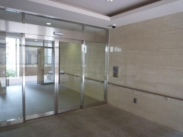 エヴァーグリーン新羽のロビー