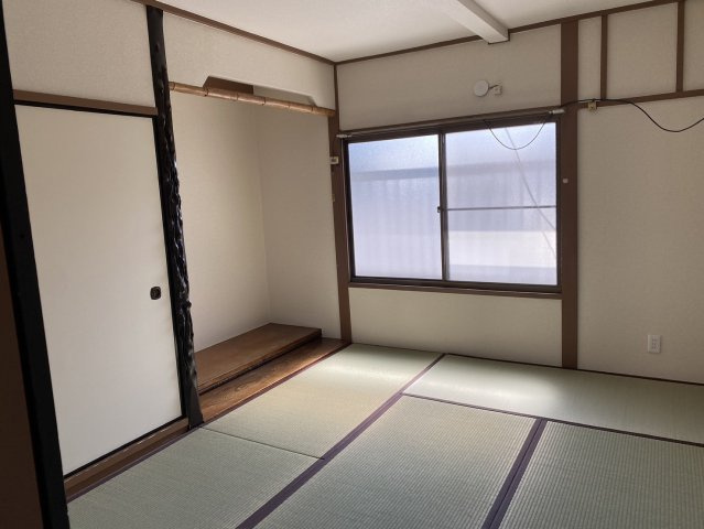 南花屋敷4丁目貸家の和室