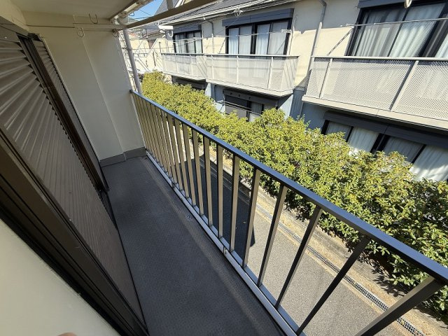 南花屋敷4丁目貸家のバルコニー