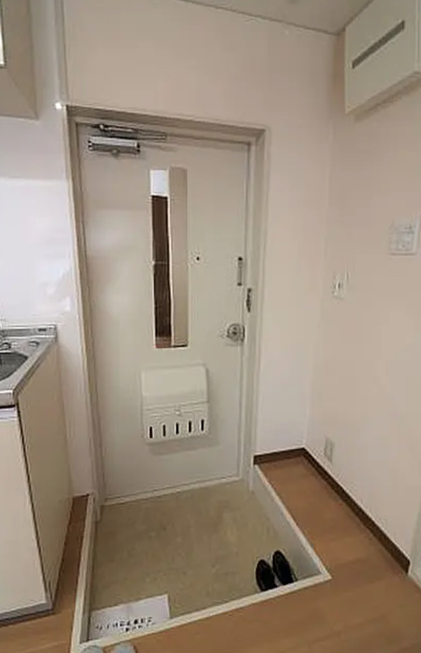関口ビルの玄関