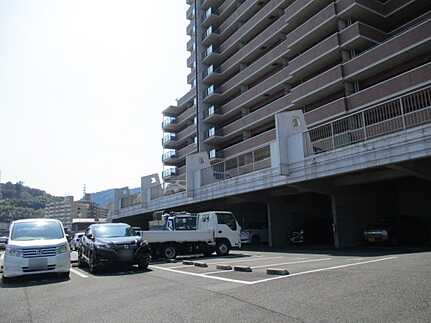 ルミナス古江の駐車場