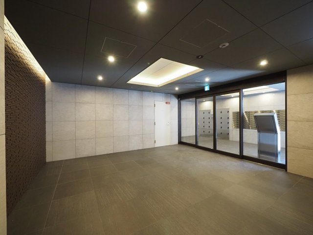 ＡＮＤ　ＴＥＲＲＡＣＥ　文の里のロビー