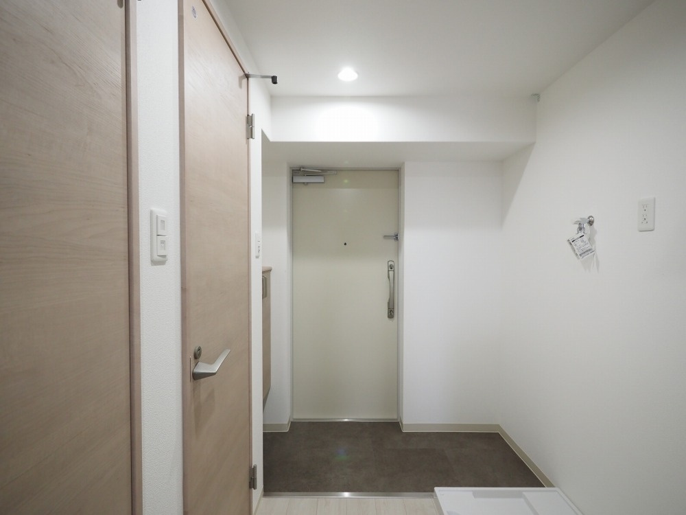 ＡＮＤ　ＴＥＲＲＡＣＥ　文の里の玄関
