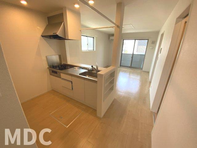 徳島市北矢三町３丁目のアパートのキッチン
