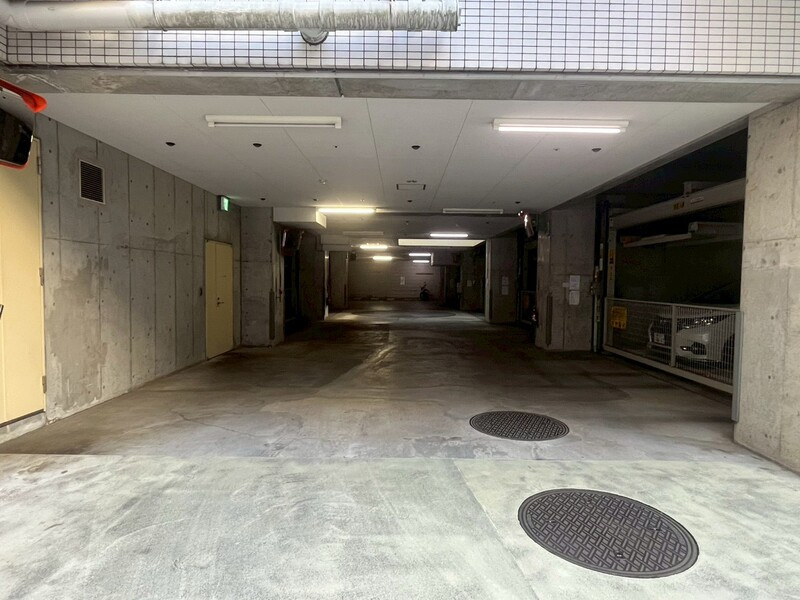 【駐車場】