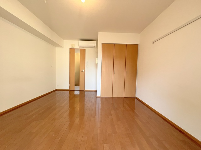 ラミーナＴＳの居間・リビング|★※別号室の写真です　明るいフローリングのお部屋です★