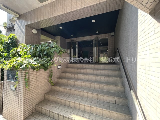 【エントランス】