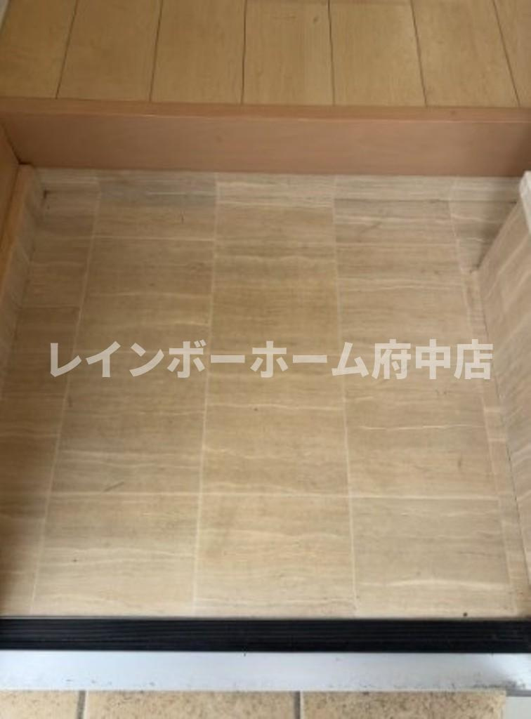 コンフォールMザ・ファーストの玄関