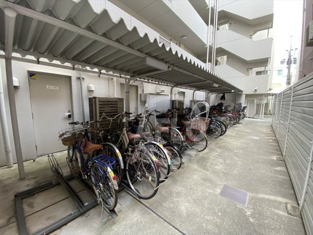 グラート西田辺のその他共用部分|グラート西田辺　駐輪場