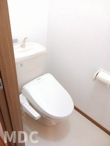 板野郡藍住町矢上字安任のアパートのトイレ
