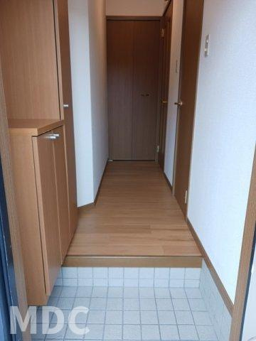 板野郡藍住町矢上字安任のアパートの玄関
