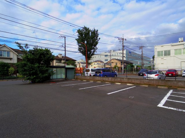 サマービレッジの駐車場