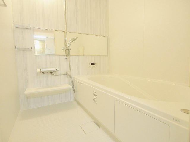 広島市安佐南区大町東３丁目のアパートの浴室