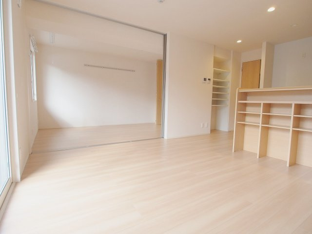 広島市安佐南区大町東３丁目のアパートの居間・リビング