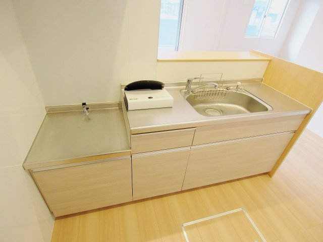 広島市安佐南区大町東３丁目のアパートのキッチン