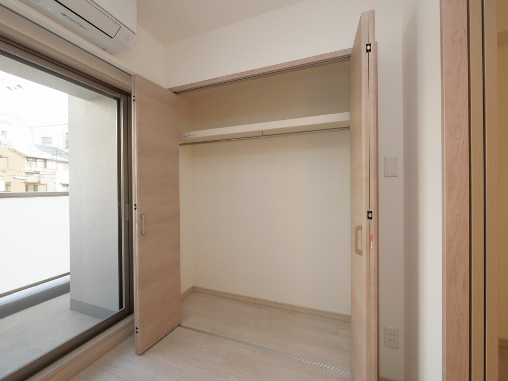 セオリー大阪ハーバーＤＯＯＲの収納