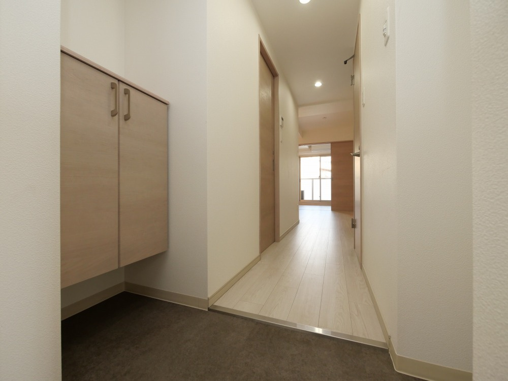 セオリー大阪ハーバーＤＯＯＲの玄関