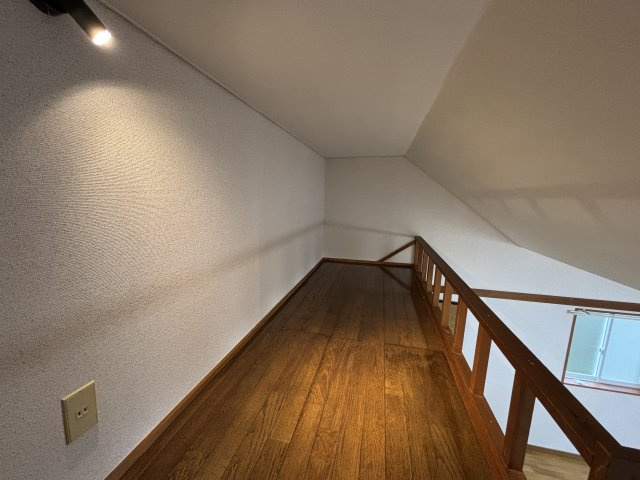 丘の上のアトリエの内装