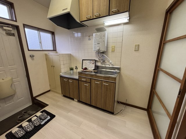 丘の上のアトリエのキッチン