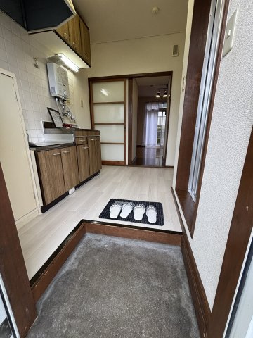 丘の上のアトリエの玄関