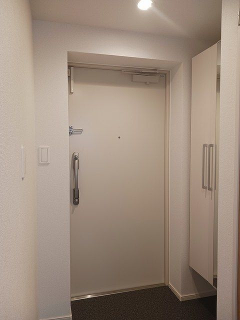 メゾン　アイティー　ジャックの玄関|明るい玄関