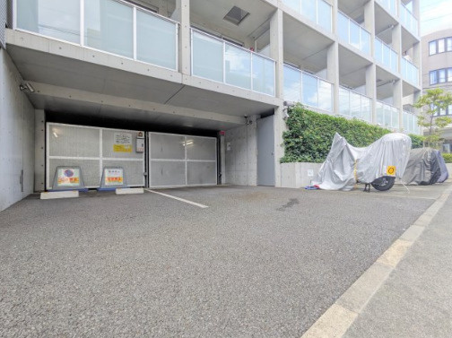 プレミアムキューブ元代々木の駐車場