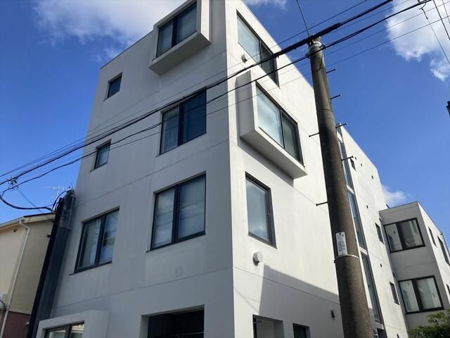 グランドソレイユ鷹番の外観