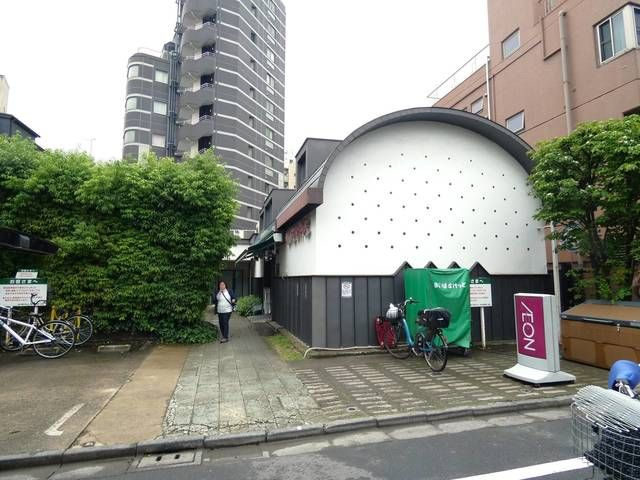 メゾン・ド・バルセルの周辺