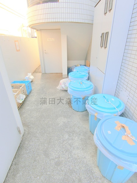 ライオンズマンション久が原第5のその他共用部分|曜日時間関係なくゴミ捨て可能な敷地内ゴミ捨て場