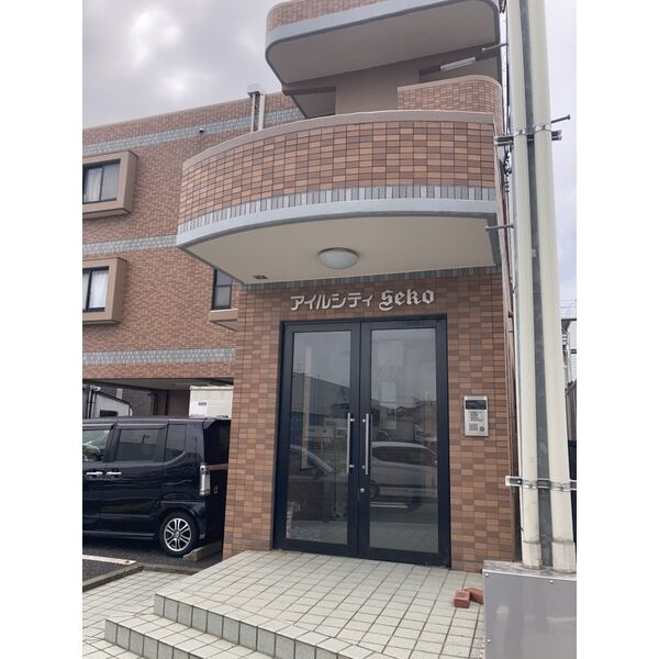 名古屋市守山区瀬古東３丁目の賃貸マンションのエントランス
