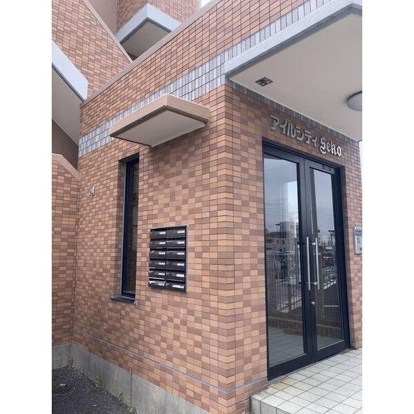 名古屋市守山区瀬古東３丁目の賃貸マンションのロビー