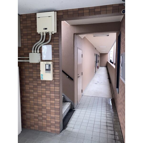 名古屋市守山区瀬古東３丁目の賃貸マンションのエントランス
