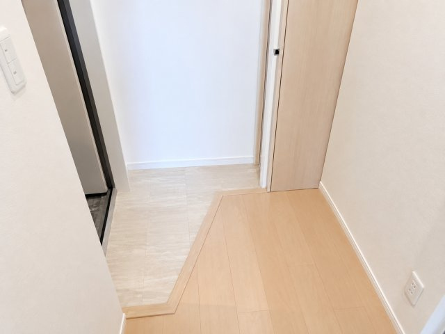 ラルーチェ高円寺の玄関
