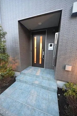 ラルーチェ高円寺のエントランス