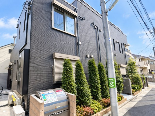 ラルーチェ高円寺の外観