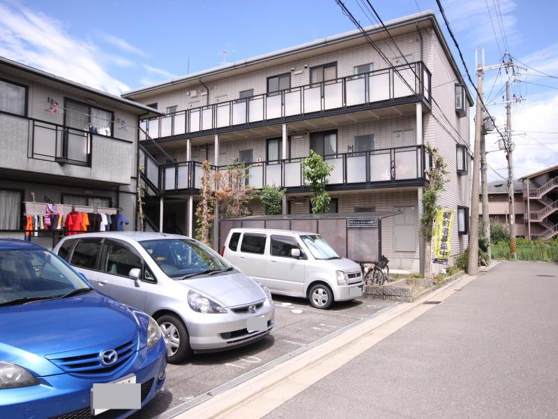 ヴェル・ドミールB棟の駐車場