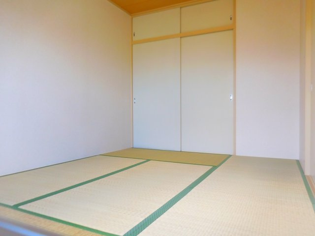 ヴェル・ドミールB棟の和室