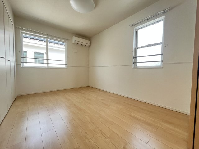 シャラの内装