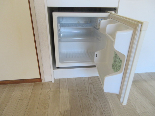 ライオンズマンション吉野町第１２の設備|ミニ冷蔵庫　※現況優先