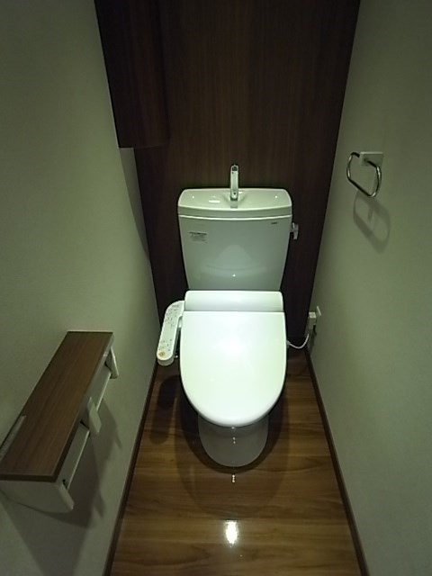 尼崎市東難波町５丁目の賃貸マンションのトイレ