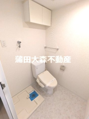 リエス大森ル・ノードのトイレ|棚収納と温水暖房便座付きのトイレ